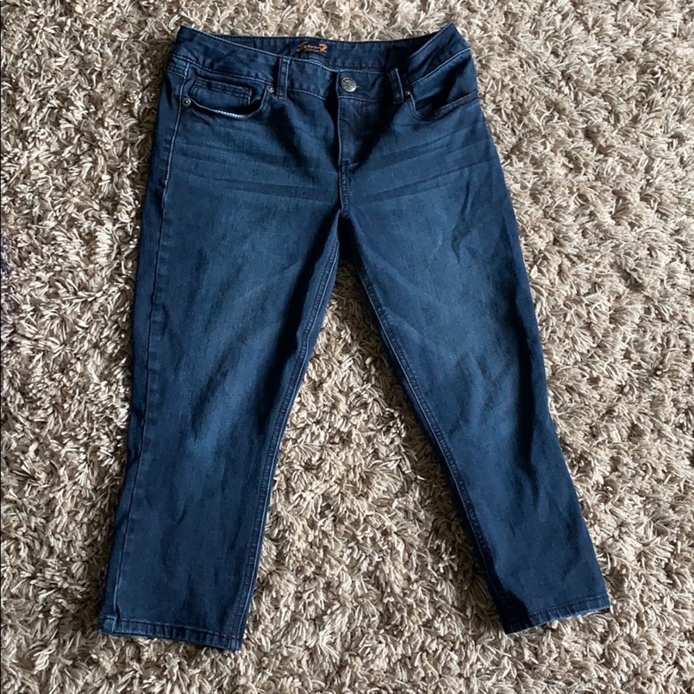 Dark blue capris